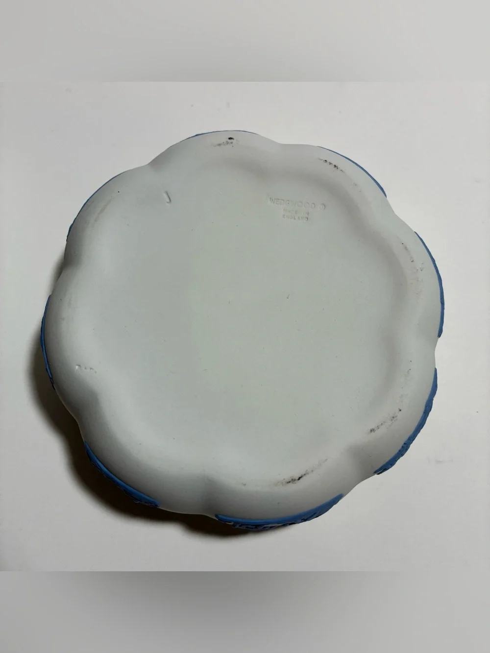 Vintage Wedgwood White & Blue Reverse Jasperware Scalloped Lidded Trinket Box